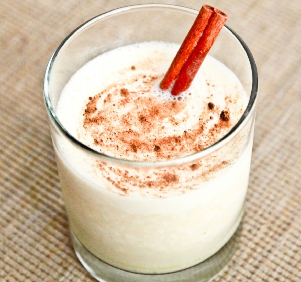 Cinnamon Almond Milk, Minuman Segar Berbahan Susu UHT, Almond dan Kayu Manis