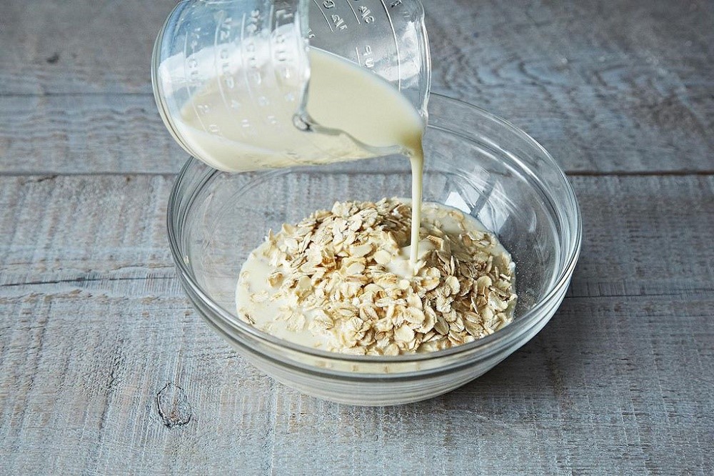 Yuk Bikin Masker Oatmeal Susu untuk Cerahkan Kulit Wajah