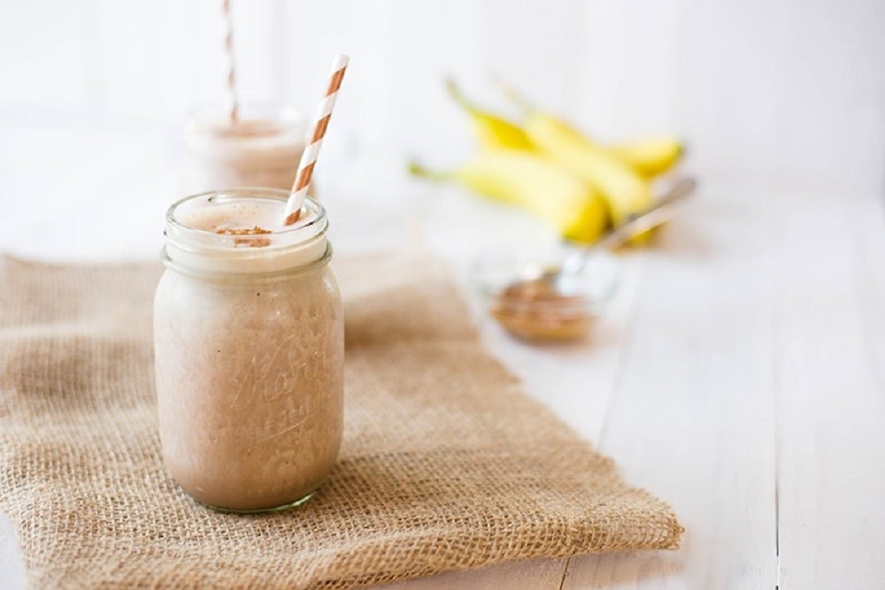 Siang-siang Pengen yang Segar ? Coba Buat Milk Choco Banana Protein Shake